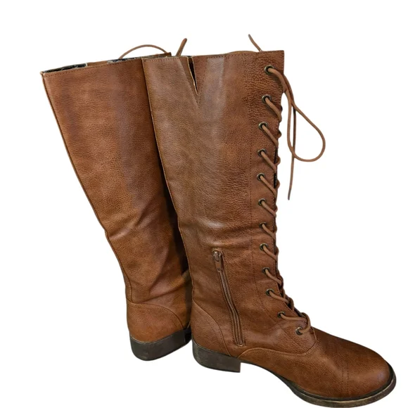 Unleashed Knee-High Lace Up Boot - Picture 2 of 7